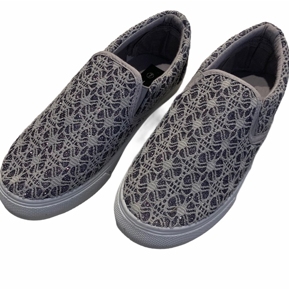 ZULA Slip On Gray Sparkly Loafers Shoes Size 7